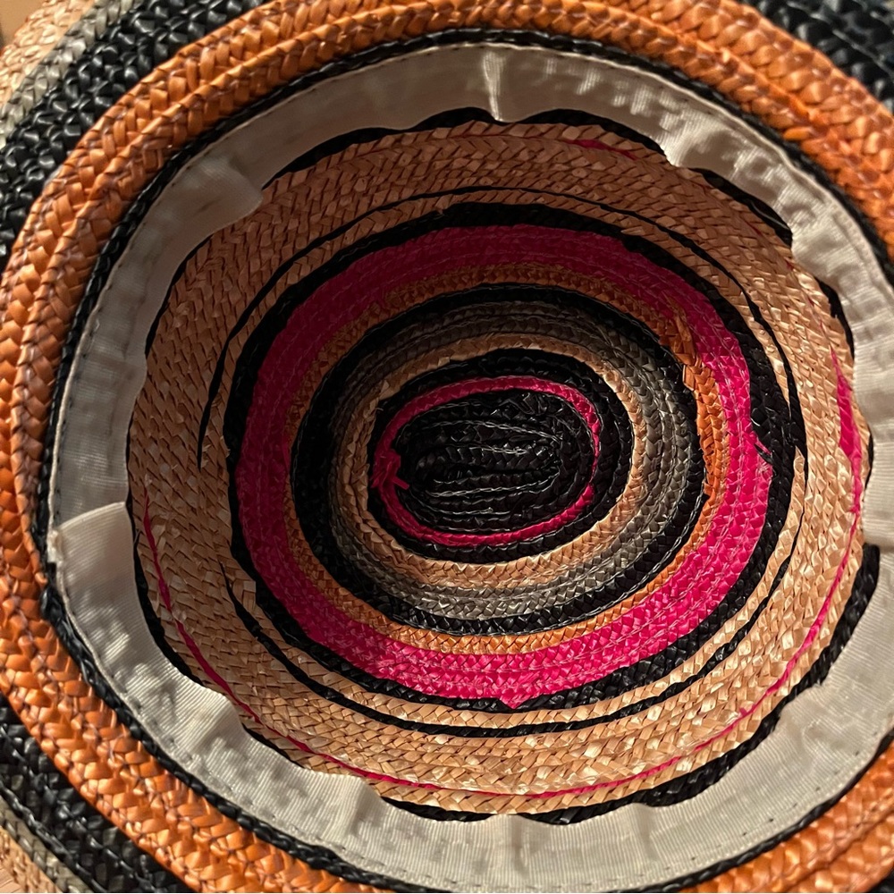 Multicolored straw bowler hat with rolled brim. - Picture 6 of 6